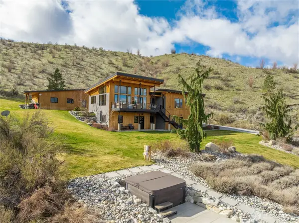 111 Hawks Meadow, Chelan, WA 98816