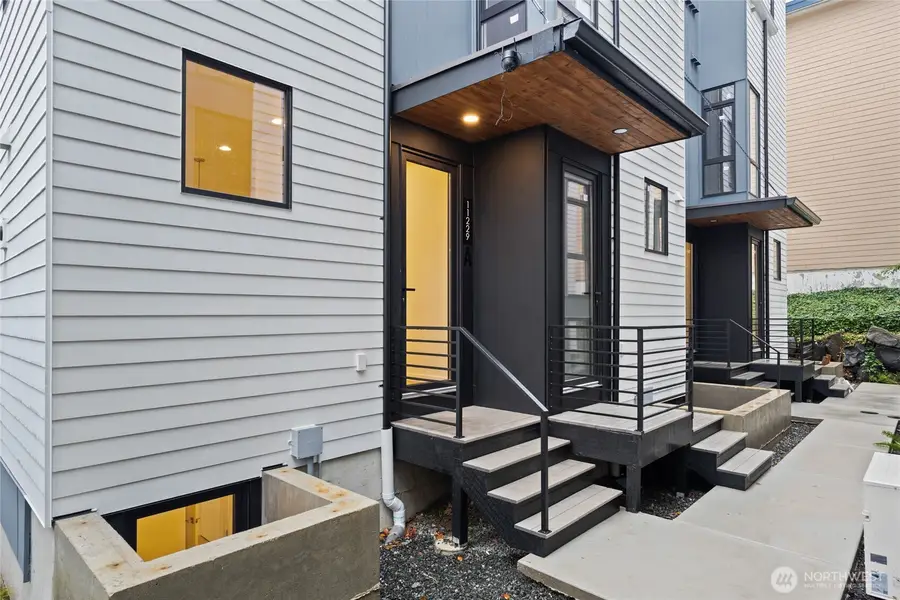 11229 Greenwood Avenue N #C, Seattle, WA 98133 - #2