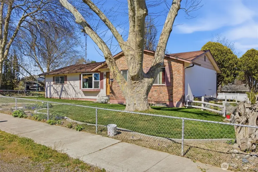 1840 W 11th Avenue, Kennewick, WA 99337 - #2