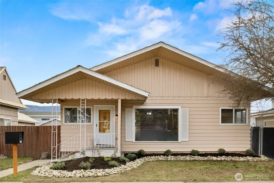 107 W 2nd Street, Cle Elum, WA 98922 - #2