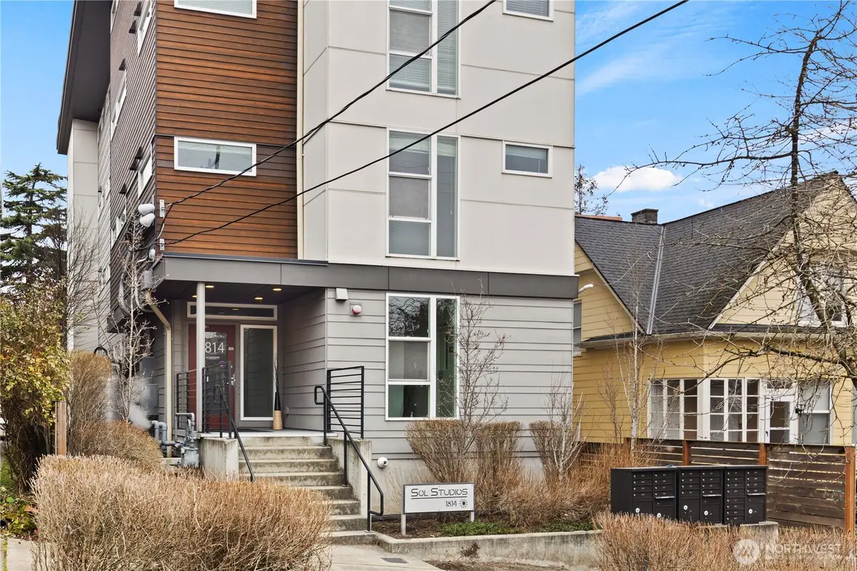 1814 E John Street, Seattle, WA 98112 - #1