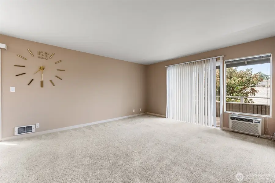 812 100th Avenue Ne #202, Bellevue, WA 98004 - #2