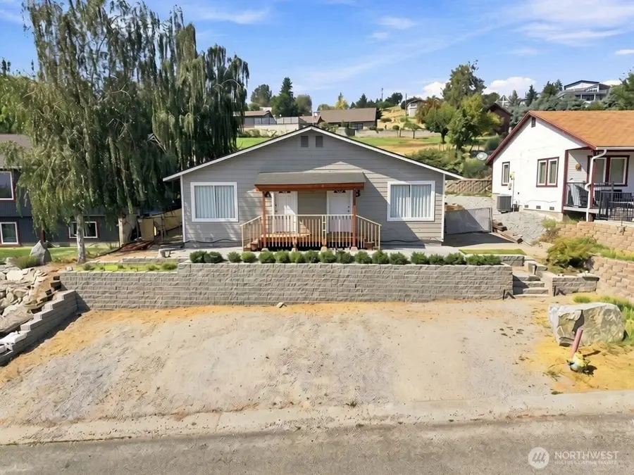 380 N Shore Court, Manson, WA 98831 - #2