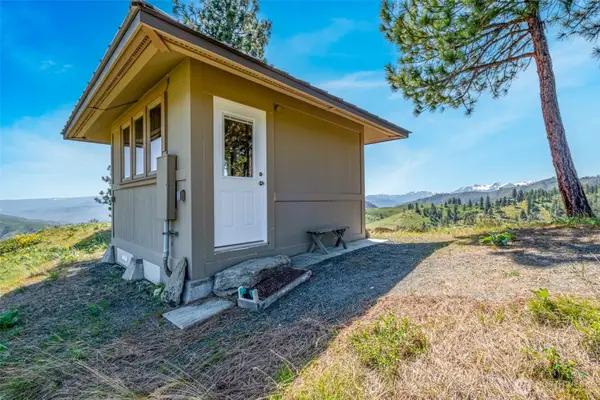 1021 Chicken Farm Lane, Cashmere, WA 98815