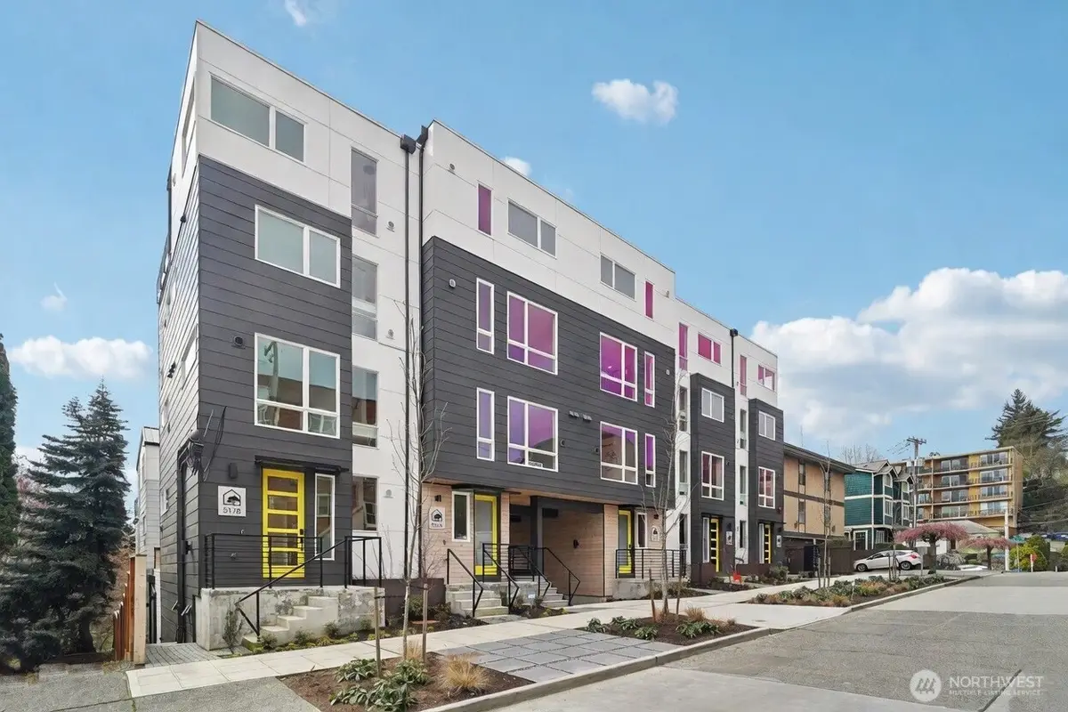 517 Howe Street #B, Seattle, WA 98109 - #1