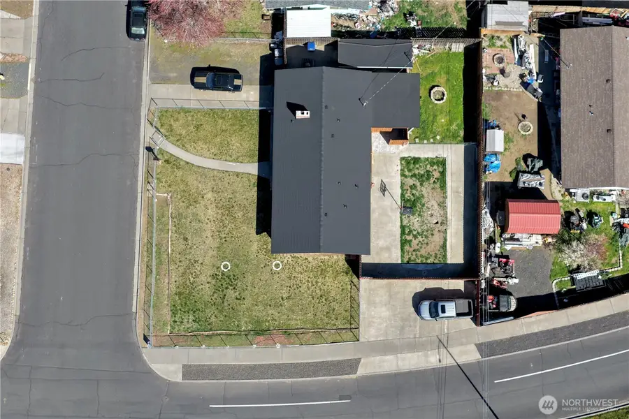 305 N Earl Road, Moses Lake, WA 98837 - #2