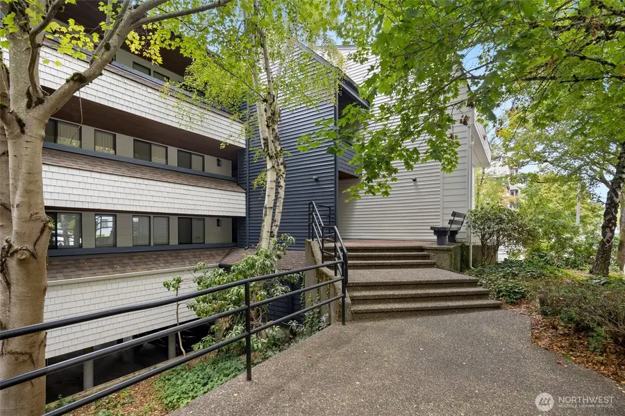 3055 80th Avenue Se #107, Mercer Island, WA 98040 - #2