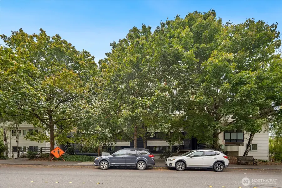 3055 80th Avenue Se #107, Mercer Island, WA 98040 - #3