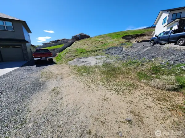 83 Sunny Meadows Loop, Wenatchee, WA 98801