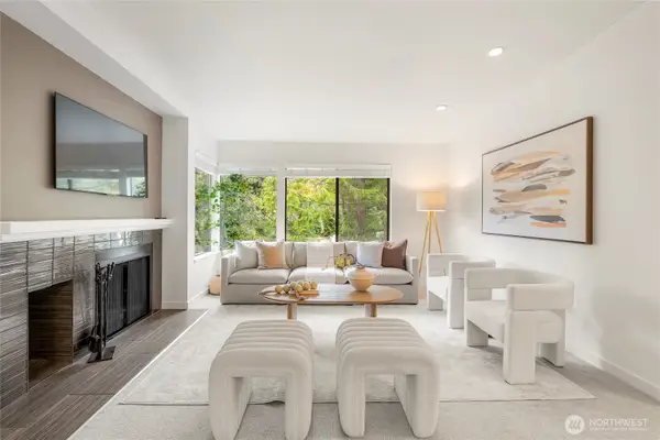 1336 Bellevue Way Ne #4, Bellevue, WA 98004