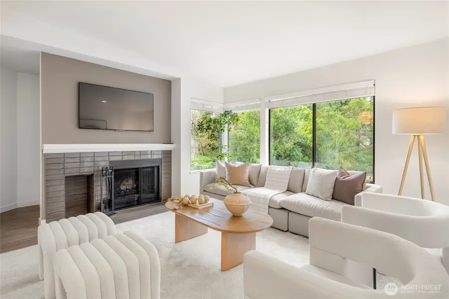 1336 Bellevue Way Ne #4, Bellevue, WA 98004 - #2