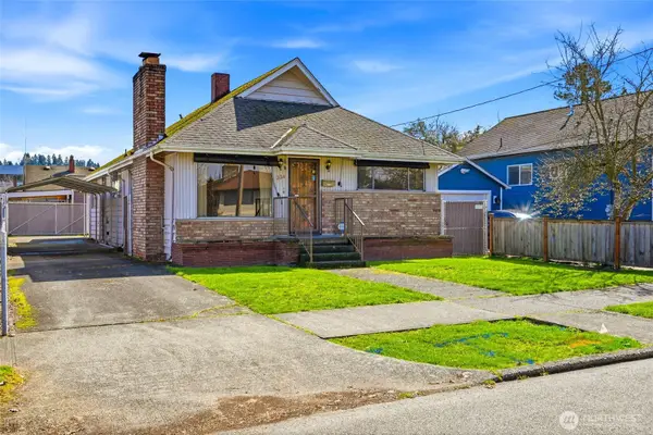 334 Wells Avenue N, Renton, WA 98056