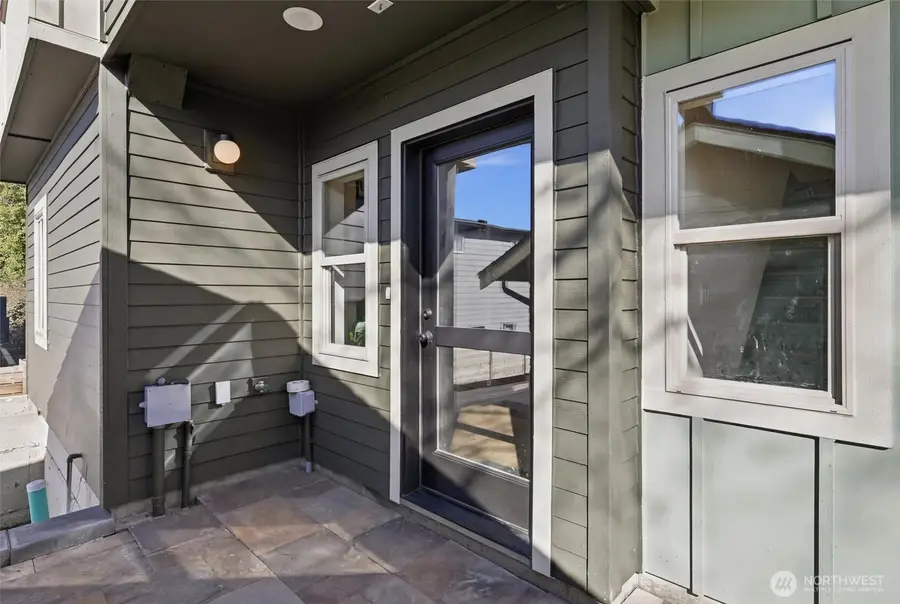 4584 22nd Avenue Sw, Seattle, WA 98106 - #3