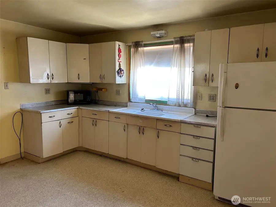 204 W Alaska Avenue, Roslyn, WA 98941 - #3