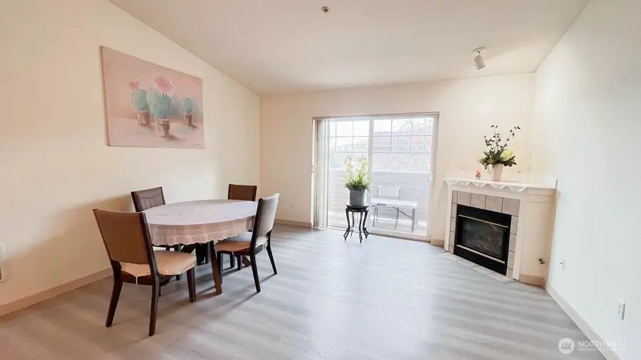 1001 W Casino Road #G303, Everett, WA 98204 - #2