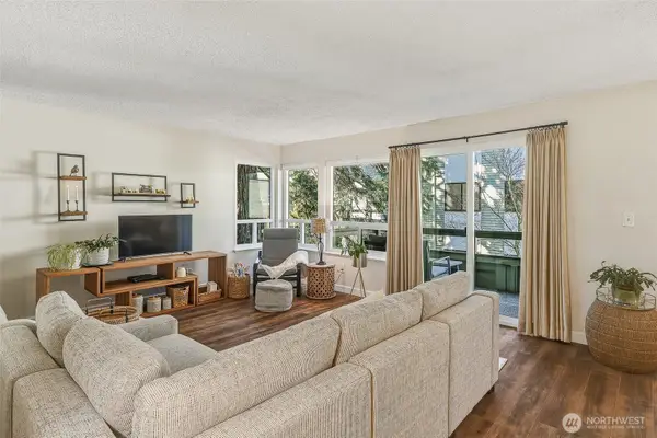 18906 8th Avenue Nw #213, Shoreline, WA 98177