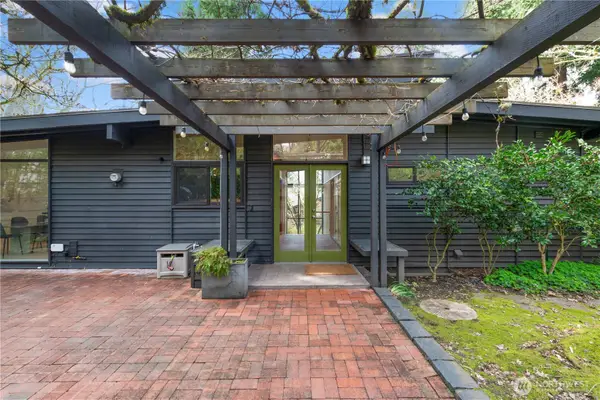 16 Wembley Lane, Mercer Island, WA 98040