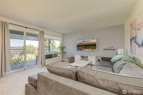 1113 Kirkland Avenue #4B, Kirkland, WA 98033