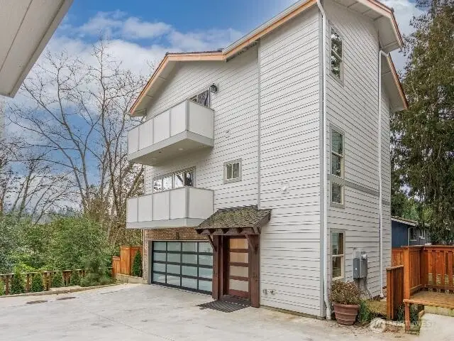 13716 30 Avenue Ne #B, Seattle, WA 98125 - #1