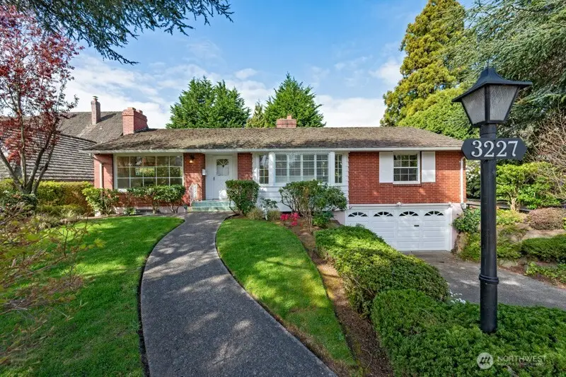 3227 Magnolia Boulevard W, Seattle, WA 98199 - #1