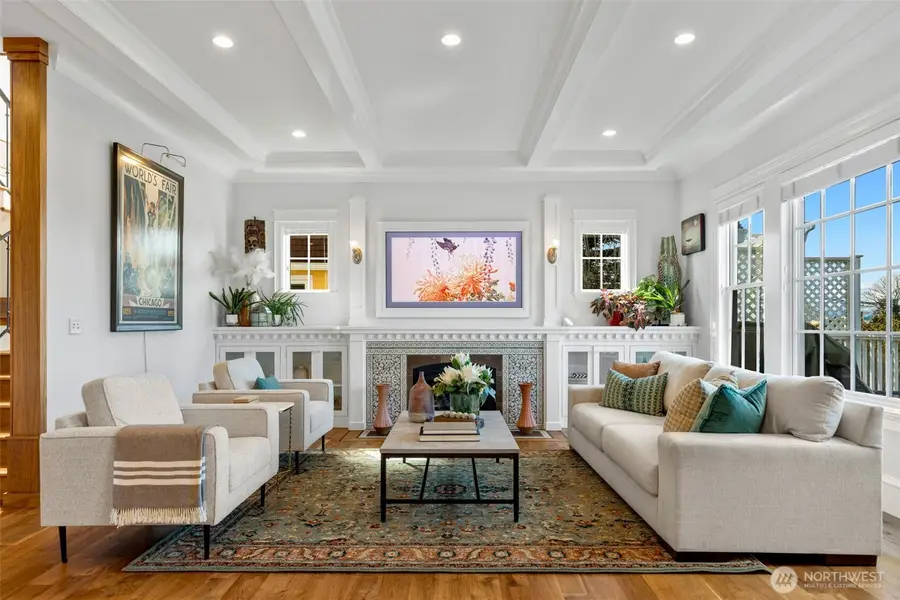 3723 41st Avenue Sw, Seattle, WA 98116 - #2