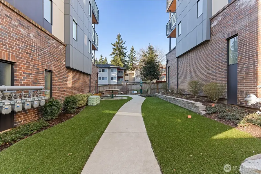 15538 NE 15th Place #301, Bellevue, WA 98007 - #2