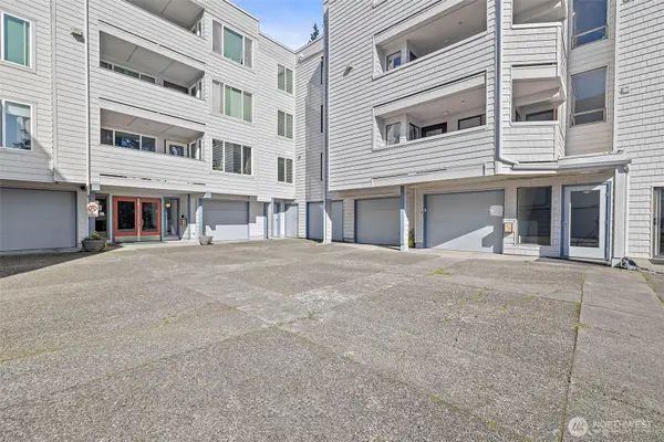 17417 Ashworth Avenue N #201, Shoreline, WA 98133