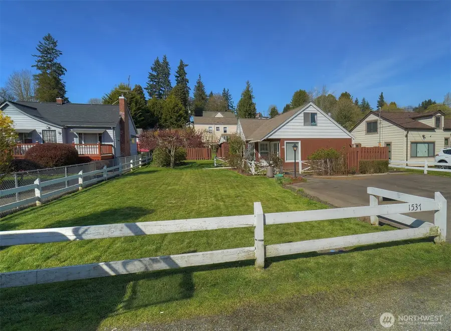 1537 Snyder Avenue, Bremerton, WA 98312 - #2