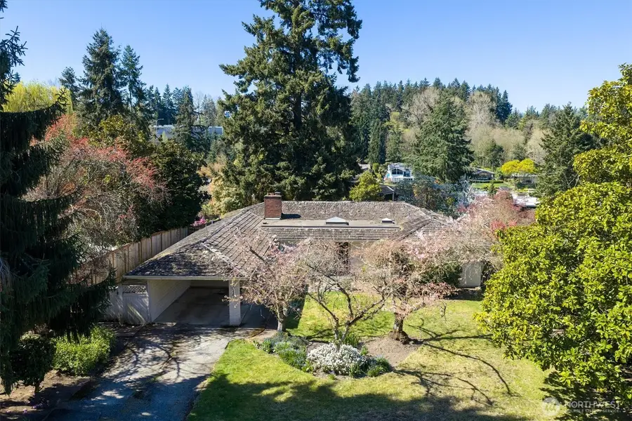 3015 Hunts Point Circle, Hunts Point, WA 98004 - #2