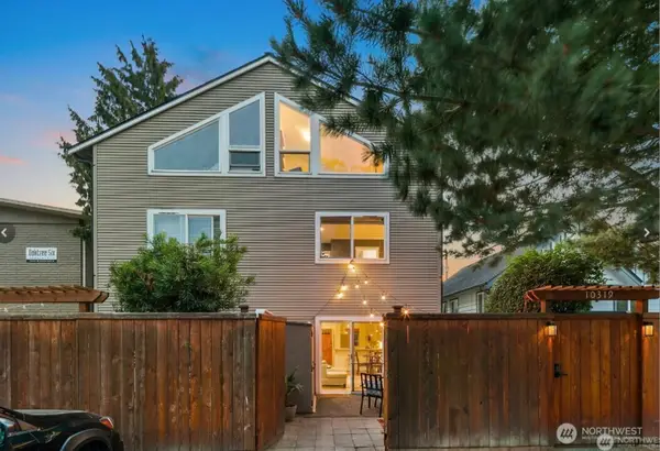 10319 Midvale Avenue N #A, Seattle, WA 98133