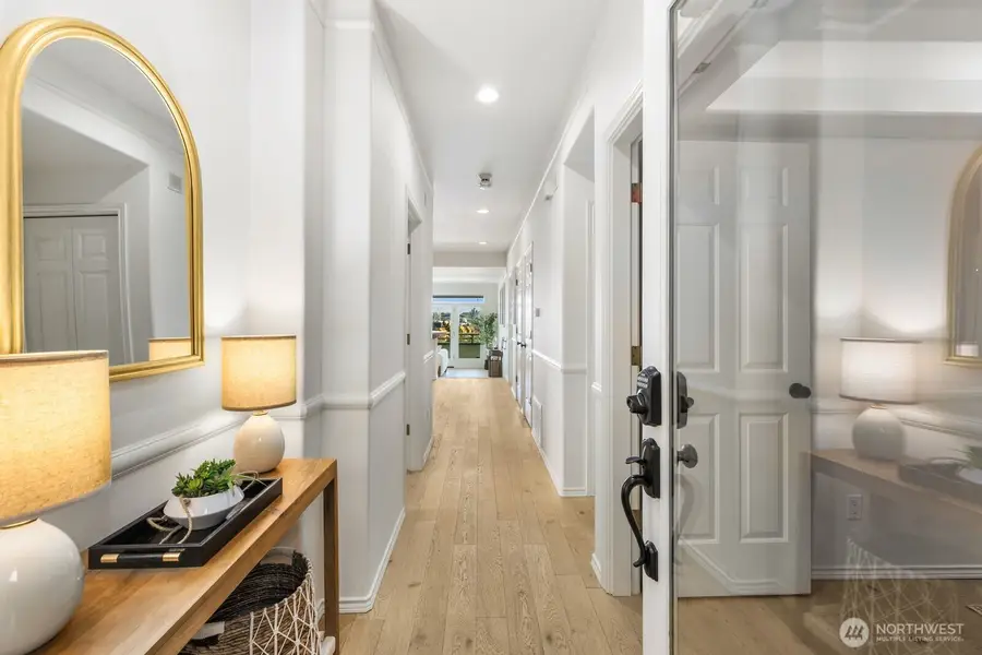 2349 Harbor Avenue Sw, Seattle, WA 98126 - #2