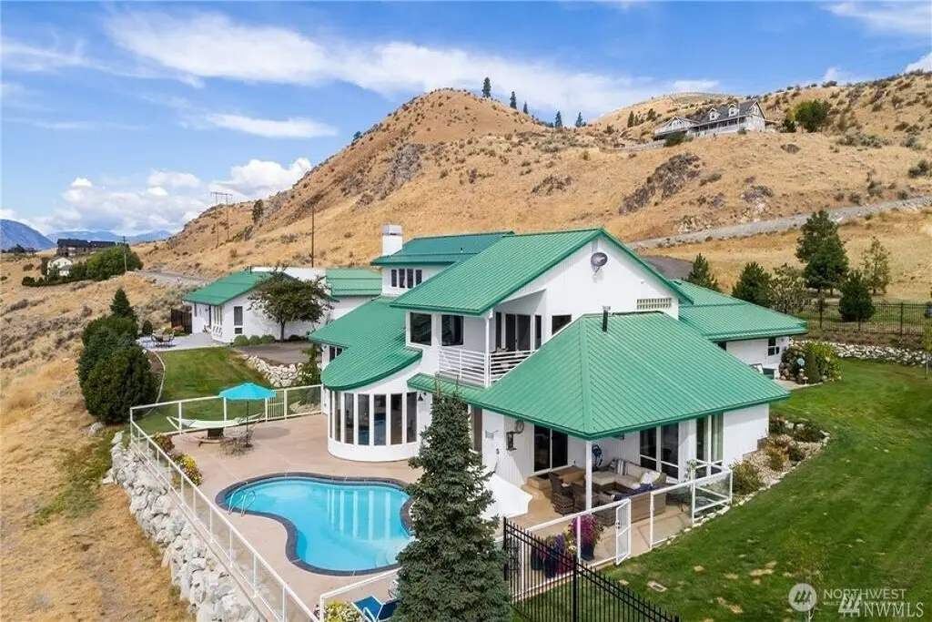 335 Henderson Road, Chelan, WA 98816 - #1