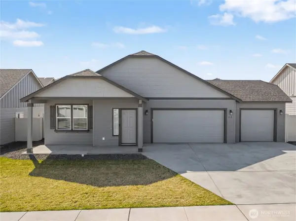 212 Royal Palm Drive, Moses Lake, WA 98837