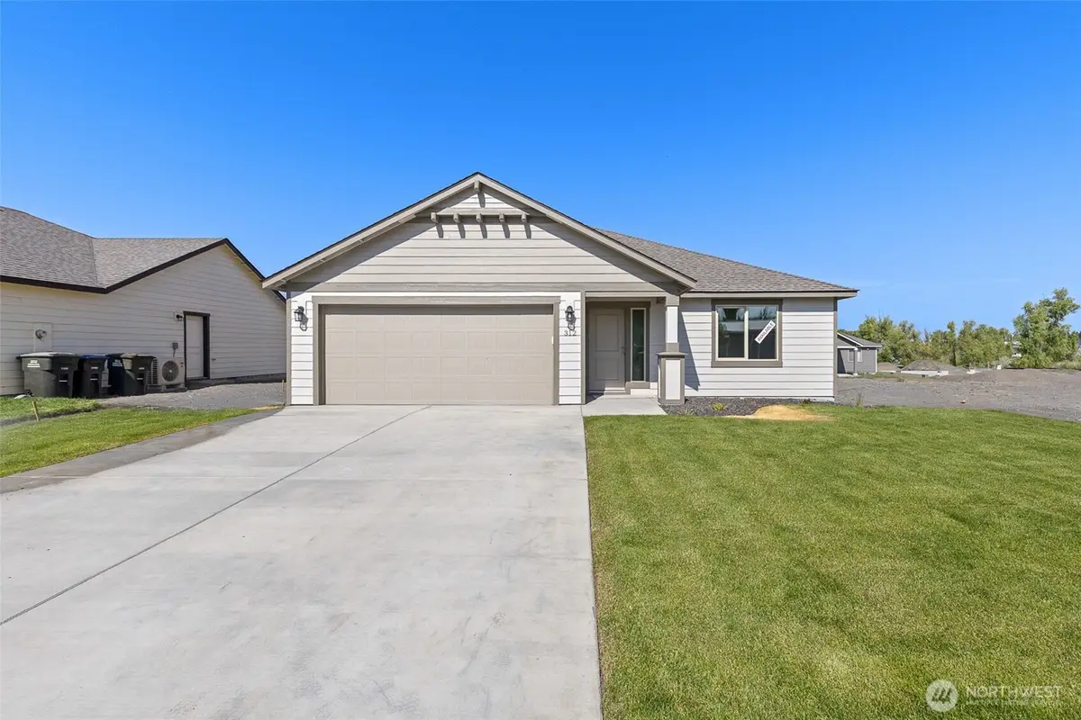 312 N Montana Street, Moses Lake, WA 98837 - #1