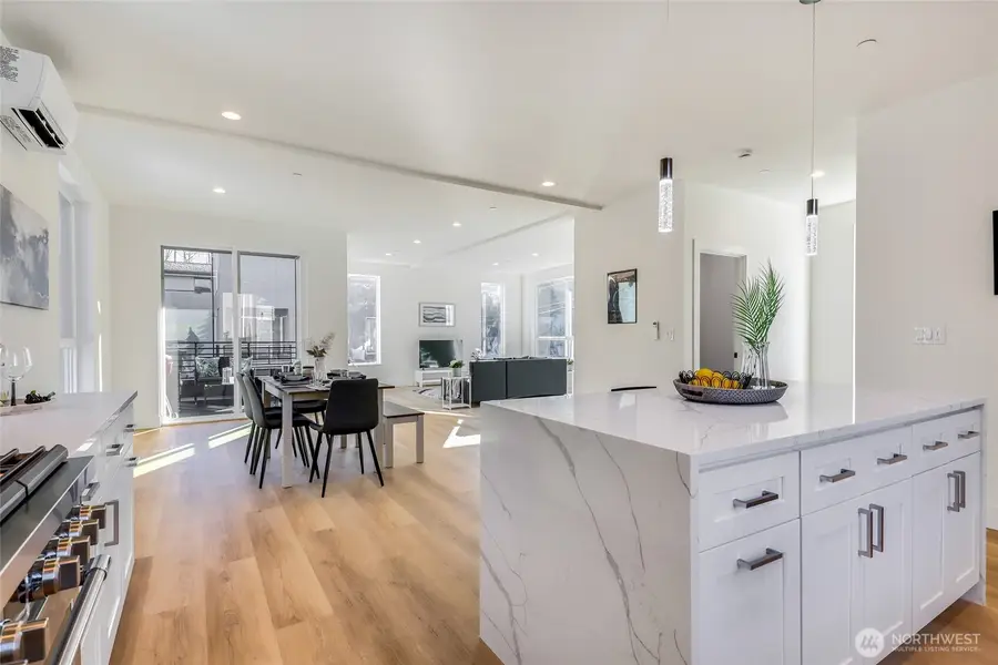 10630 E Riverside Dr, Bothell, WA 98011 - #2