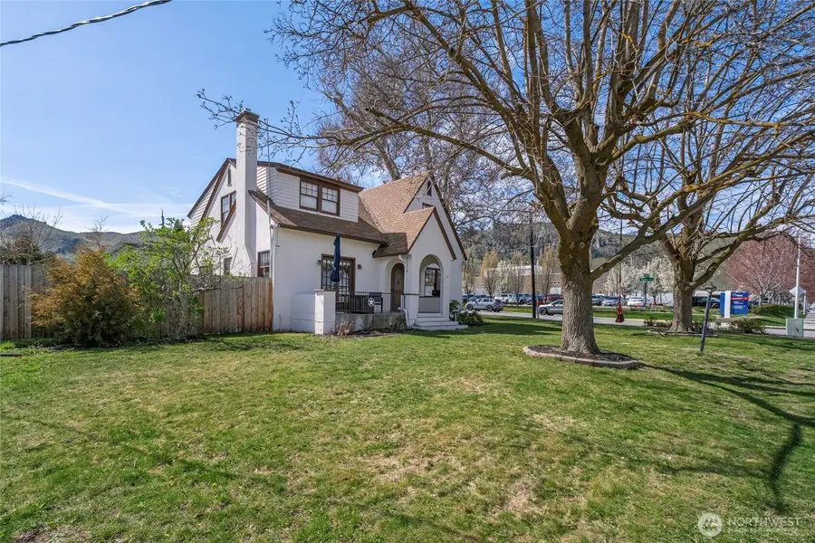 841 Red Apple Road, Wenatchee, WA 98801 - #2