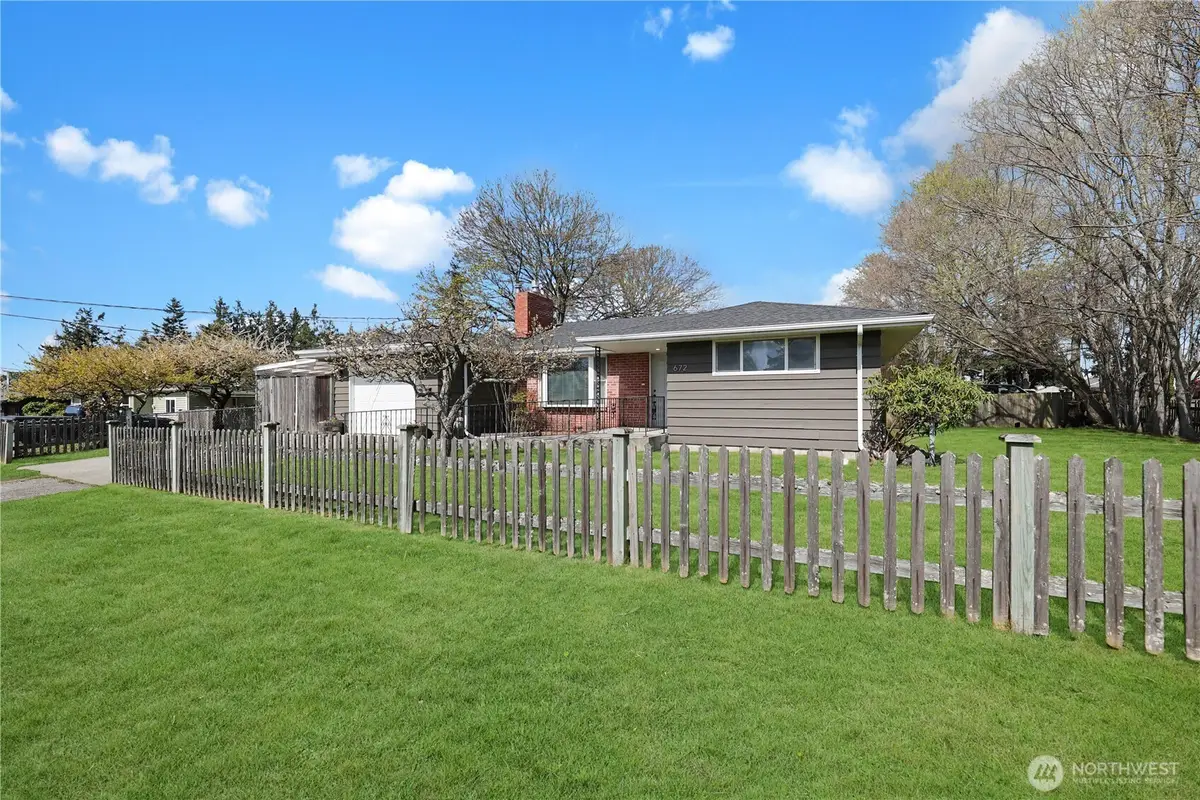 672 SE 4th Avenue, Oak Harbor, WA 98277 - #1