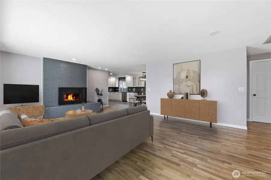 672 SE 4th Avenue, Oak Harbor, WA 98277 - #3