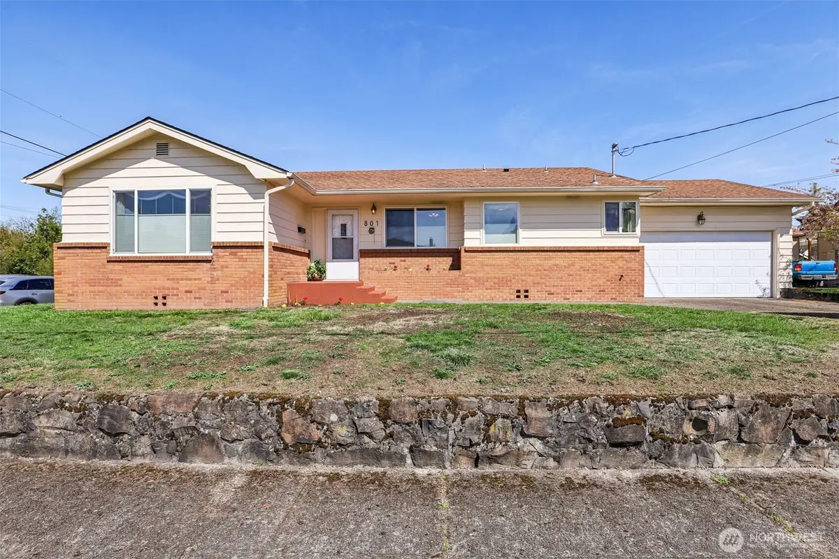 801 Cowlitz Way, Kelso, WA 98626 - #1