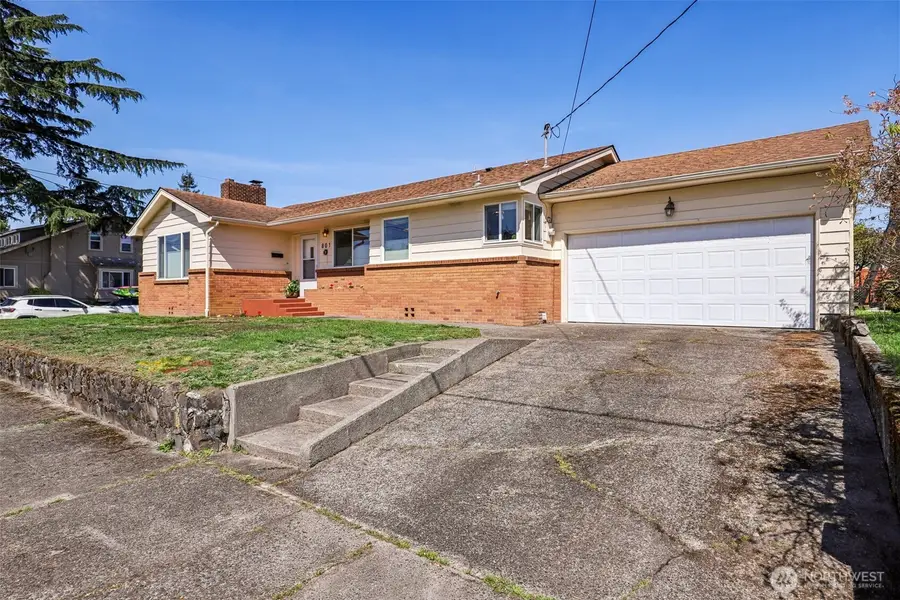 801 Cowlitz Way, Kelso, WA 98626 - #2