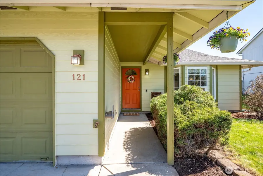 121 Adams Drive, Kelso, WA 98626 - #3