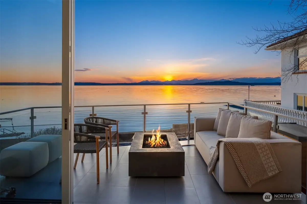 4717 Beach Drive Sw, Seattle, WA 98116 - #1