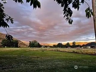 54884 Day Road, Milton-Freewater, OR 97862