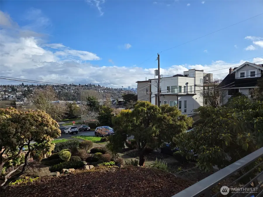 2418 W Boston, Seattle, WA 98199 - #3