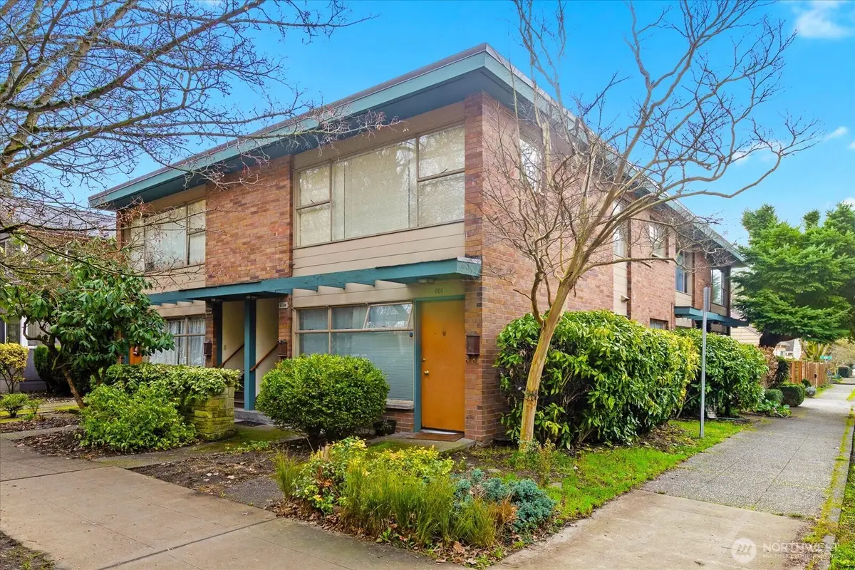 4912 Evanston Avenue N, Seattle, WA 98103 - #1