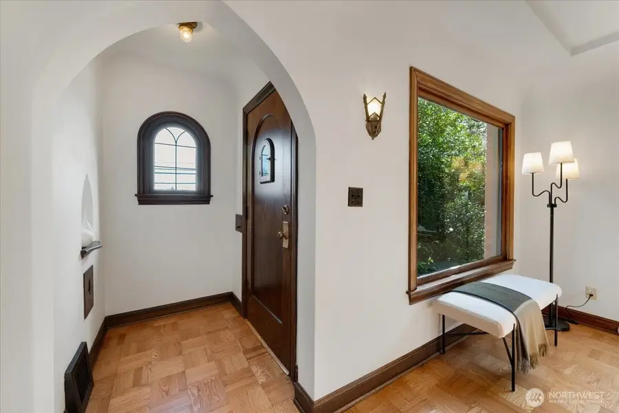 6517 Fremont Avenue N, Seattle, WA 98103 - #2