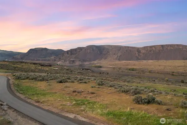 33 Stagecoach Lane #6, Malaga, WA 98828