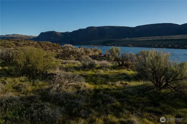 375 Ravenwing Lane #14, Malaga, WA 98828