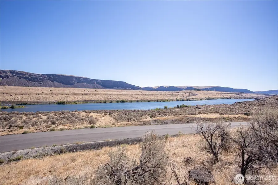 600 Ravens Home Lane #8 & 9, Malaga, WA 98828 - #2