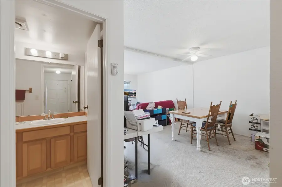 8823 Holly Drive #E201, Everett, WA 98208 - #3